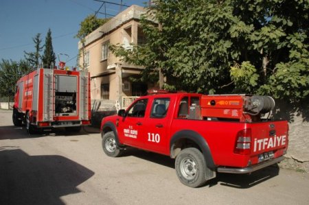 Evde çıkan yangın maddi hasara neden oldu