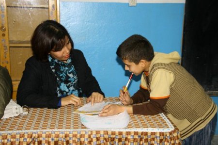 Evde ders çalışma ortamı bulamayan çocuklar okulda etüt yapıyor