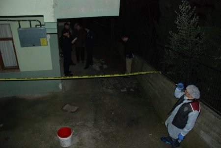 Evde ölü bulunan anne ve 3 çocuğu morga kaldırıldı