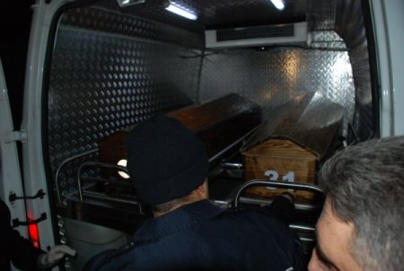 Evde ölü bulunan anne ve 3 çocuğu morga kaldırıldı