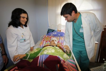 Evde Sağlık Hizmeti 20 Bin Hastaya Ulaştı, Hedef 100 Bin
