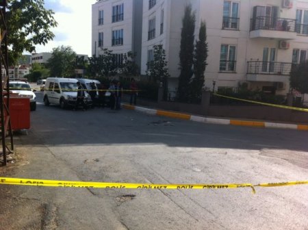 Evden Uzaklaştırma Kararı Bulunan Şahıs, Eşini Sokak Ortasında Vurdu