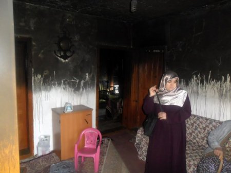 Evi Yanan Aile Sokakta Kaldı