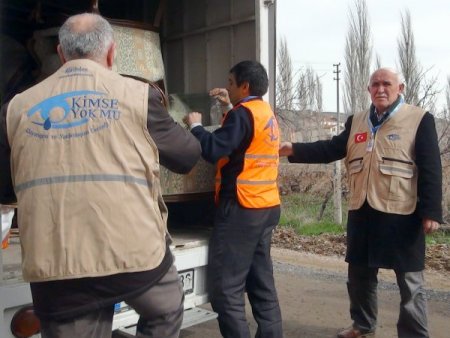 Evi yanan aileye Kimse Yok Mu sahip çıktı