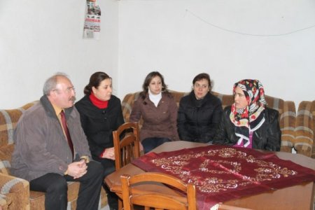 Evi Yanan Yatkın Ailesine Denizli Sevgi Eli Yardım Etti