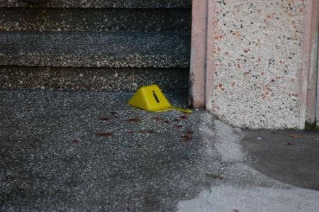 Evinde Bıçaklı Saldırıya Uğrayan Kadın Yaralandı