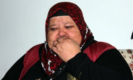 Evinden dışarıya çıkabilmek için akülü araba istiyor