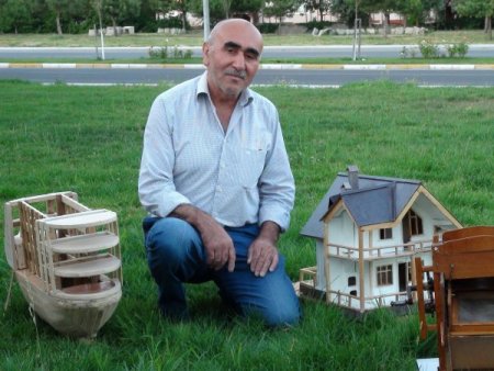 Evini De Gemisini De Kendisi Yaptı