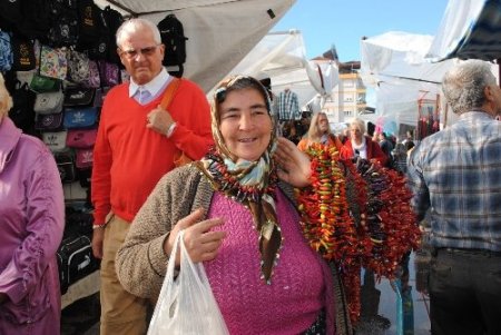 Evinin Geçimini 17 Yıldır Turistlere Biberiye Satarak Sağlıyor