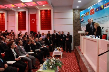 Evladı fatihanın torunları kongrede buluştu