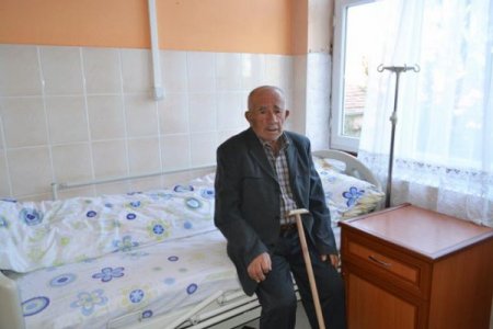 Evlatlarının bakmadığı yaşlı adama devlet sahip çıktı