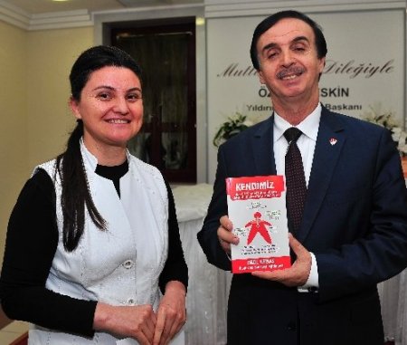 Evlenecek çiftlere sertifika verildi