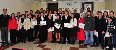 Evlenecek çiftlere sertifika verildi