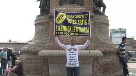 Evlenmek için Taksim'e çıktı
