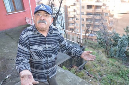 Evleri kayan aileler, ölüm korkusuyla yaşıyor (Özel)