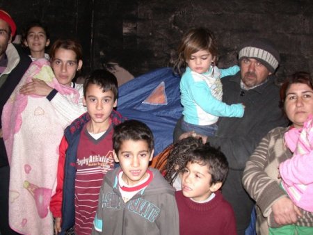 Evleri Yanan İki Aile Yardım Bekliyor