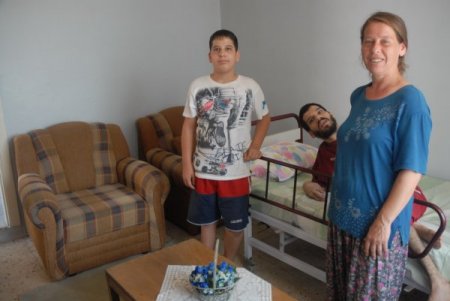 Evlerine Hırsız Giren Aileye Konak Belediyesi Sahip Çıktı