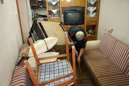 Evlerini Su Basan Vatandaşlar Yaralarını Sarmaya Başladı
