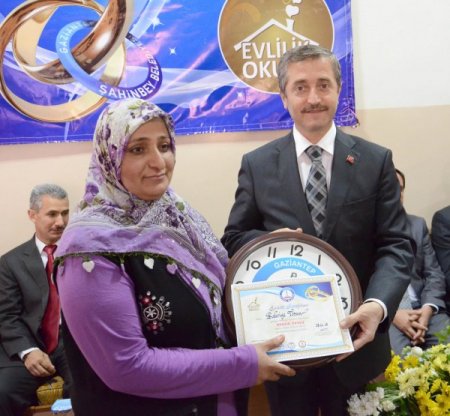 Evlilik Okulu, 2 bin 447 kişiye sertifika verdi