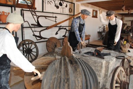 Evrenseki Kültür Evi'ndeki eşyalar 'Yörük' hayatını canlı tutuyor