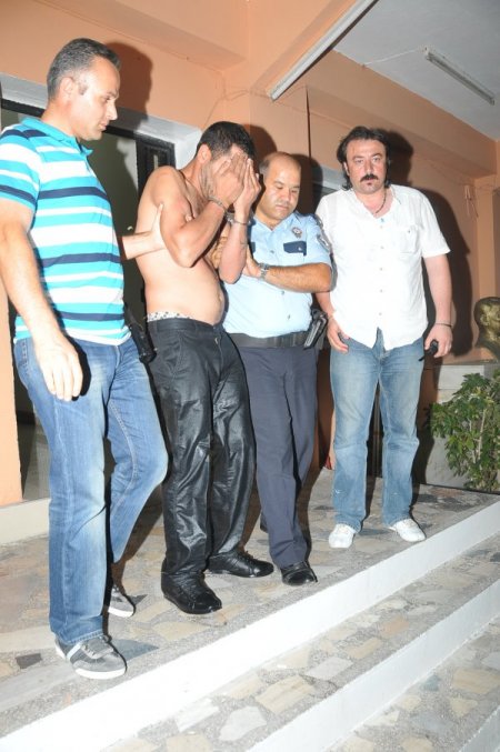 Evsahibini Karşısında Gören Hırsız: Ekmek Almaya Geldim