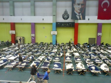 Evsiz, Şehit Çocuğu Spor Salonuna Yerleştirildi