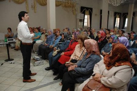 Eyüp Belediyesi Aile İçi Eğitim Semineri Düzenledi