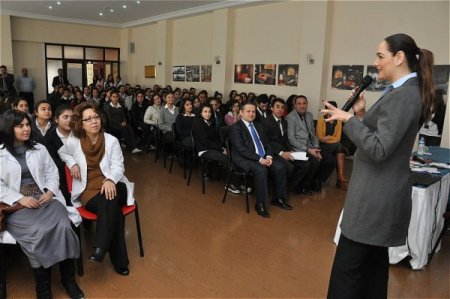 Eyüp Belediyesi’nden Neşe Erberk semineri