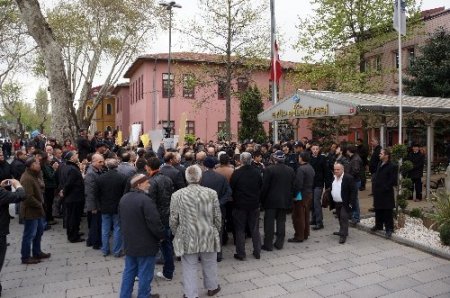 Eyüp’te ‘2B’ protestosu