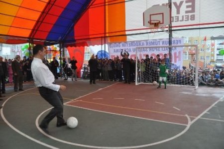 Eyüp'te Altıncı Spor Salonu Açıldı