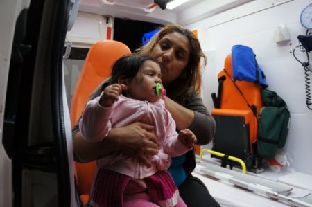 Eyüp'te Kaza: Araçta Sıkışan Kadın Güçlükle Kurtarıldı