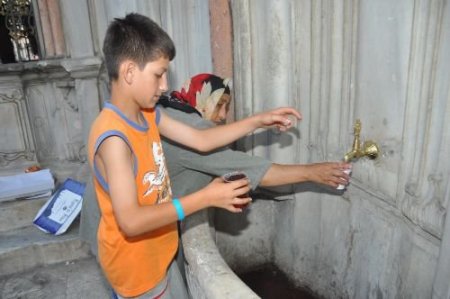 Eyüp'te Musluklardan Su Yerine Şerbet Akıyor