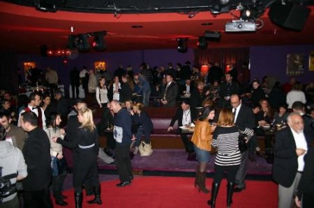 Ezel Akay: Cannes Elitist Bir Festival, Berlin'de Kendimizi Evimizde Hissediyoruz