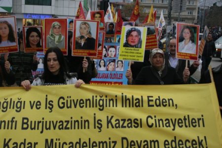 Fabrikada yanarak ölen 5 kadın işçi için yürüdüler