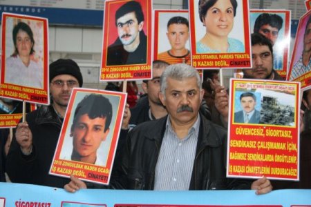 Fabrikada yanarak ölen 5 kadın işçi için yürüdüler