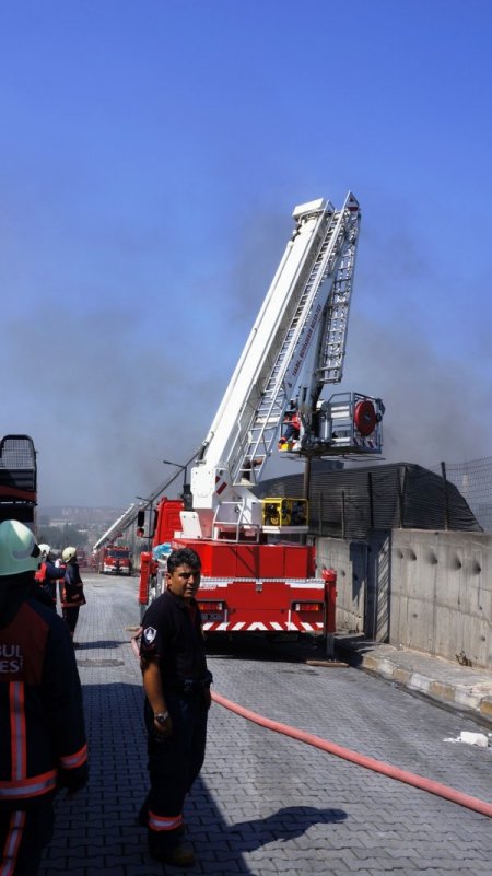 Fabrikadan Geriye Enkaz Yığını Kaldı