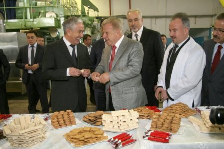 Fabrikayı Kazakistan’a taşıdı, bölgenin lideri oldu