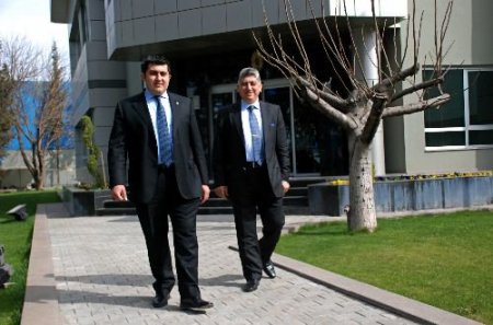 Fahri Konsoloslar Ailesi: Baba Etiopya, Oğul Macaristan Temsilcisi