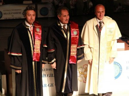 'Fahri profesörlük' unvanı alan Günay: Keşke bu anı annem babam da görseydi