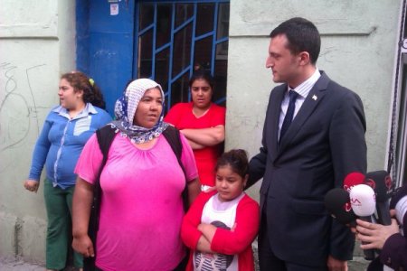 Fakir çocukların bayramlık sevinci