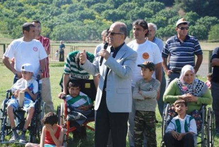 Fakir Ve Muhtaçlara Yardım Derneği 100 Öğrenciye Bisiklet Hediye Etti
