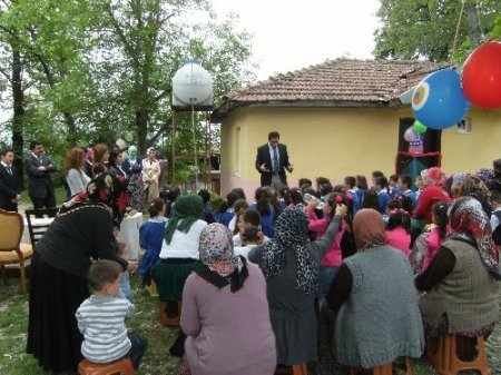 Fakülte öğrencilerinden miniklere unutulmayacak hediye