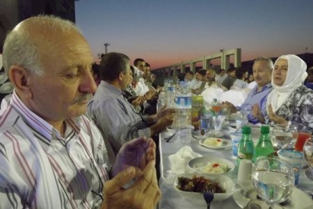 Fatih Koleji Velileri Reha Yeprem İle İftarda Buluştu