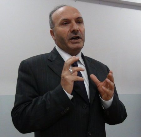 Fatih Projesi kapsamında Bitlisli öğrencilere tablet dağıtıldı