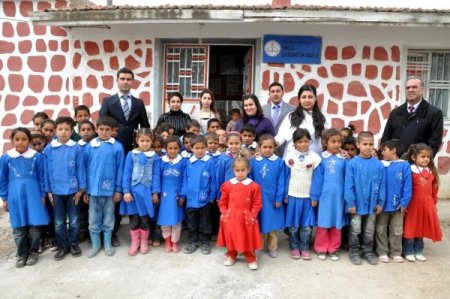Fatih Üniversitesi'nden Köy Okuluna Yardım Eli