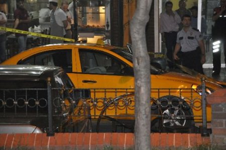 Fatih'te Çatışma Ve Kovalamaca: 1 Ölü, 1 Polis Yaralı