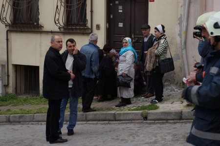 Fatih’te çökme tehlikesi bulunan bina boşaltıldı