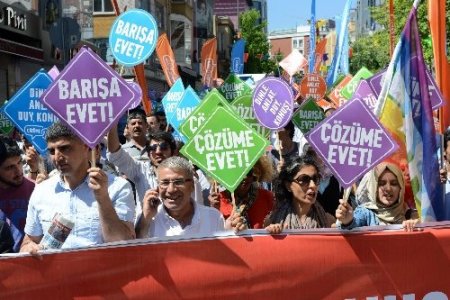 Fatih’te ‘çözüme evet’ yürüyüşü