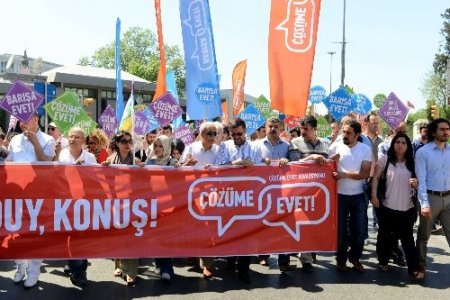 Fatih’te ‘çözüme evet’ yürüyüşü