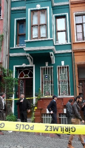 Fatih'te doğalgaz zehirlenmesi 2 ölü